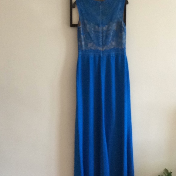 Dress - Picture 3 of 7